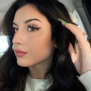 Meet your Posher, Ella